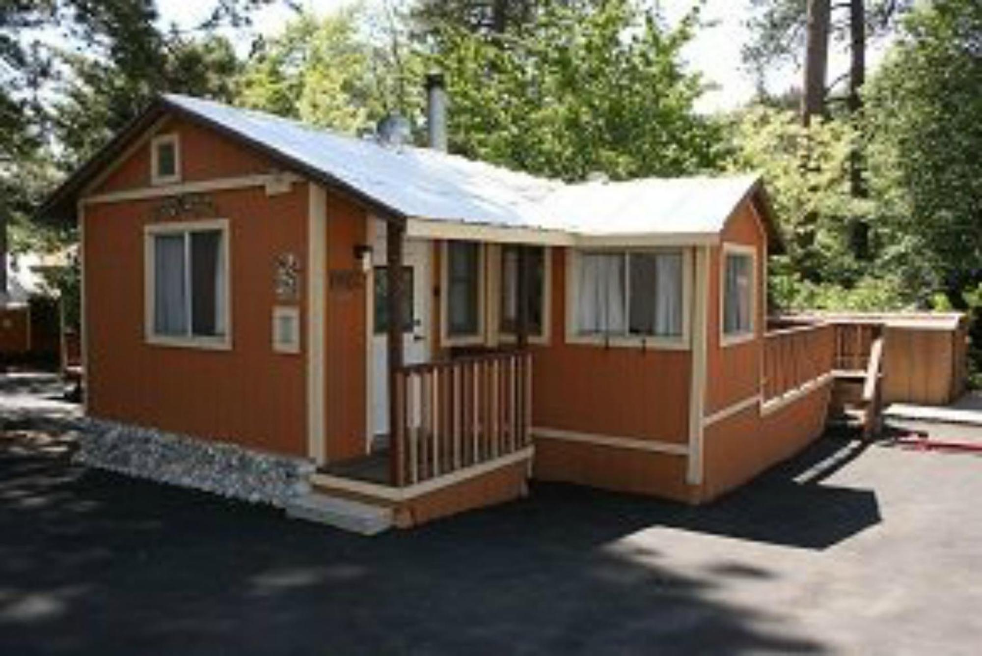 Sleepy Hollow Cabins And Hotel Crestline Bagian luar foto