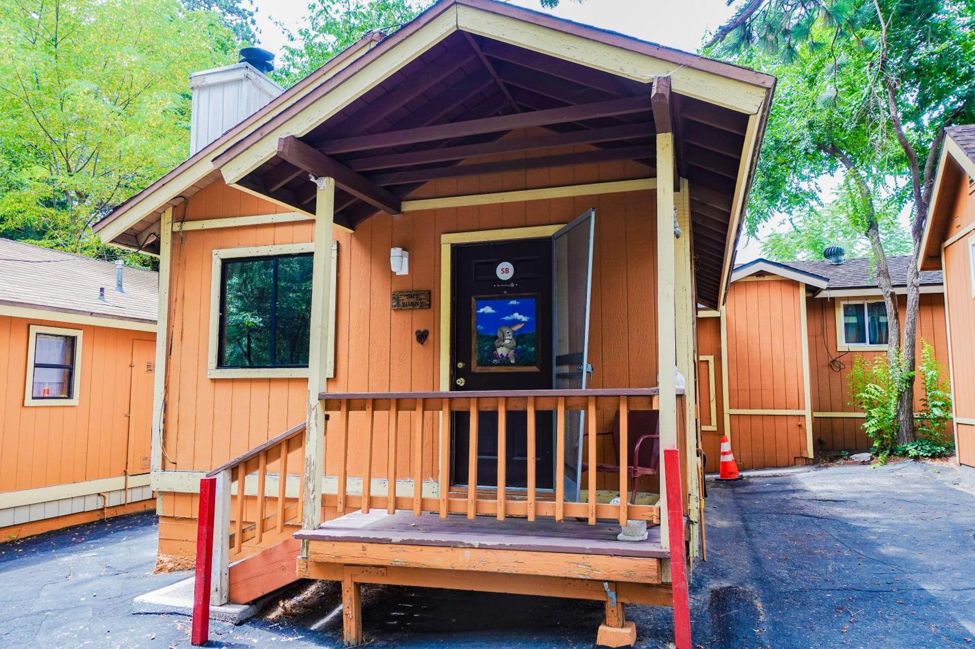 Sleepy Hollow Cabins And Hotel Crestline Bagian luar foto