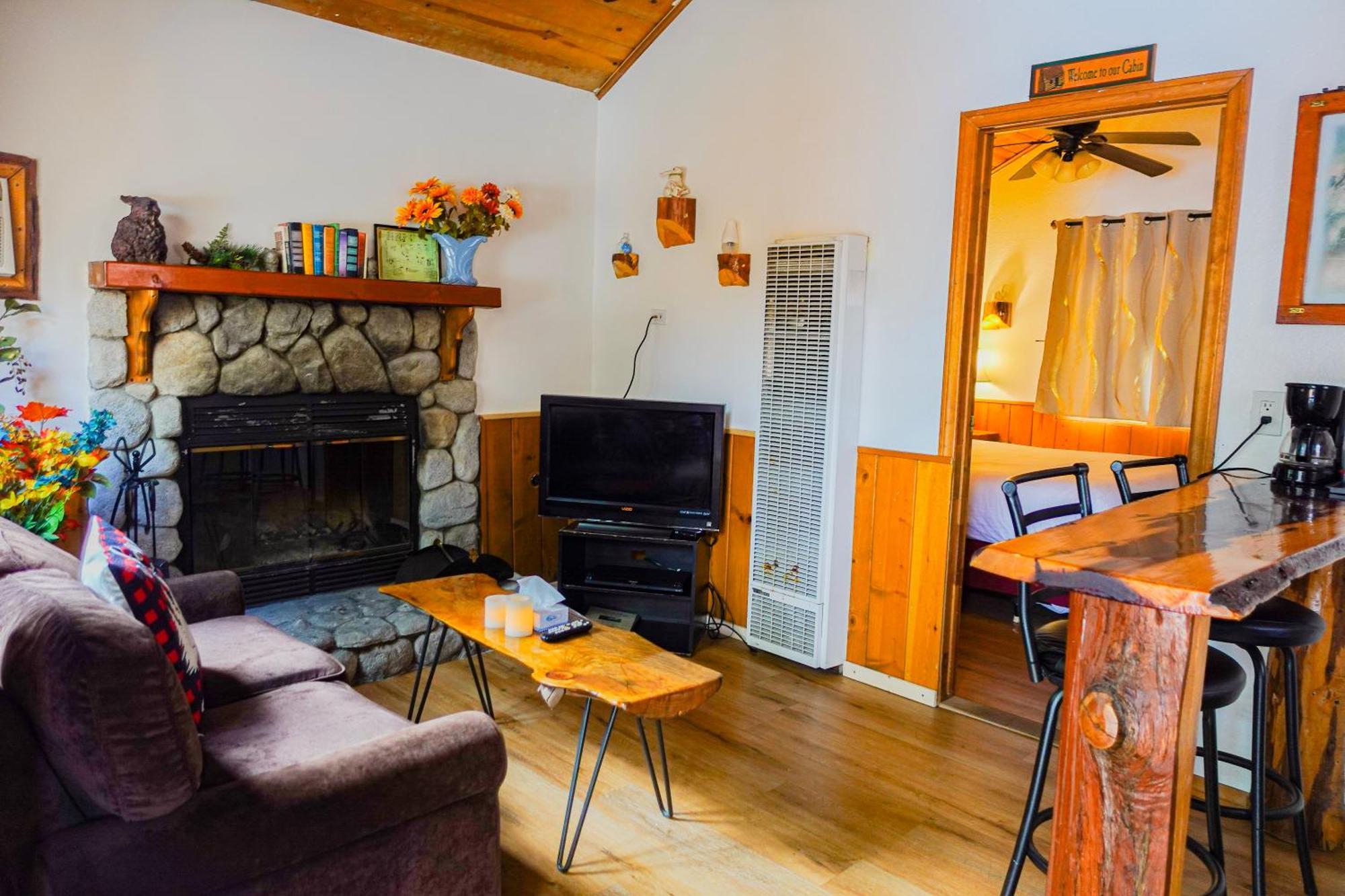 Sleepy Hollow Cabins And Hotel Crestline Bagian luar foto
