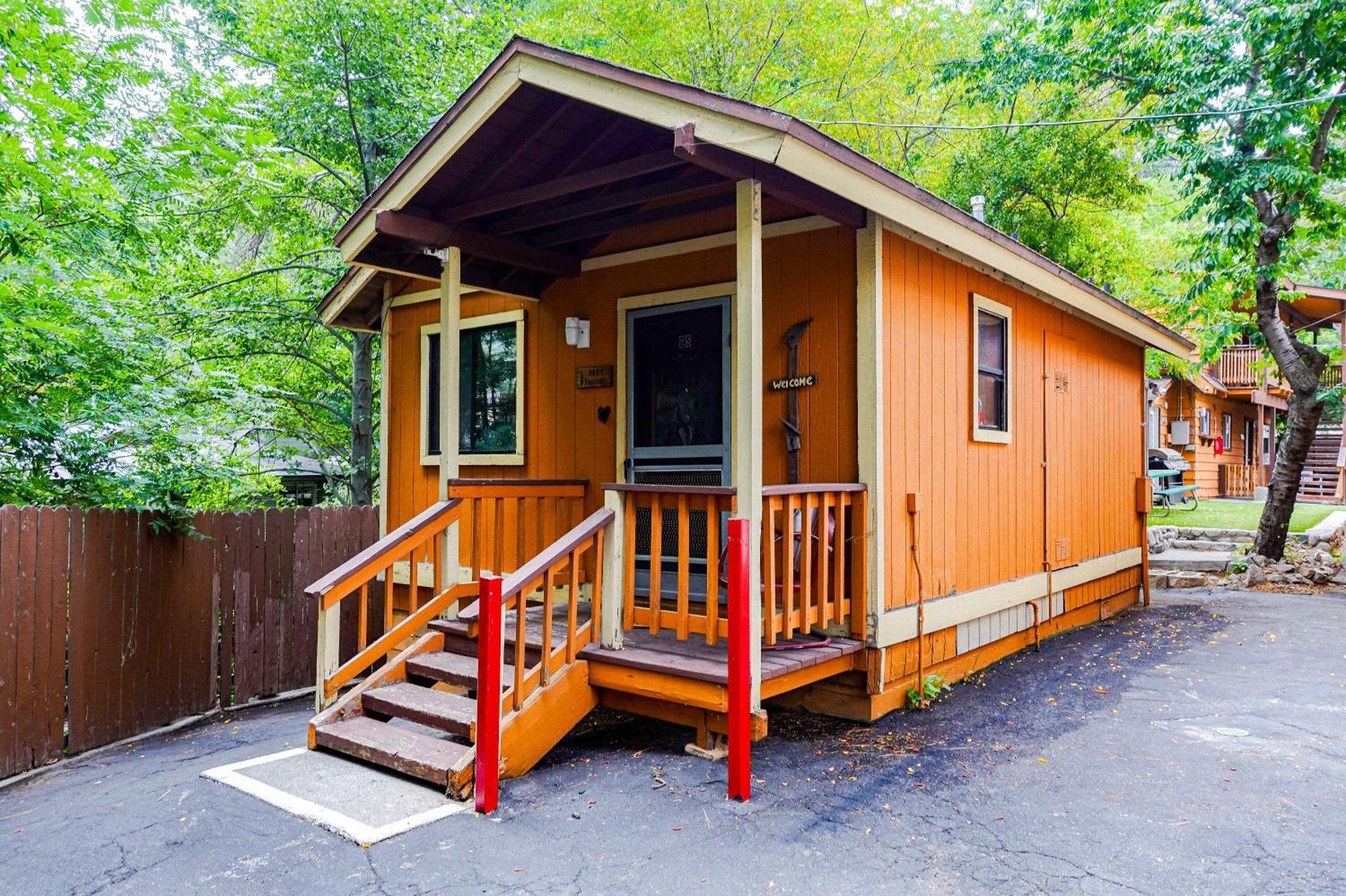 Sleepy Hollow Cabins And Hotel Crestline Bagian luar foto