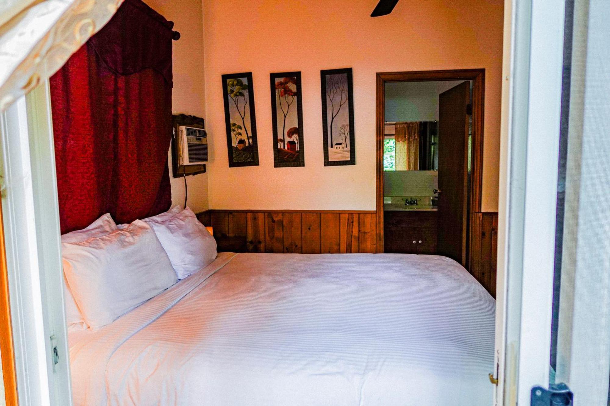 Sleepy Hollow Cabins And Hotel Crestline Bagian luar foto