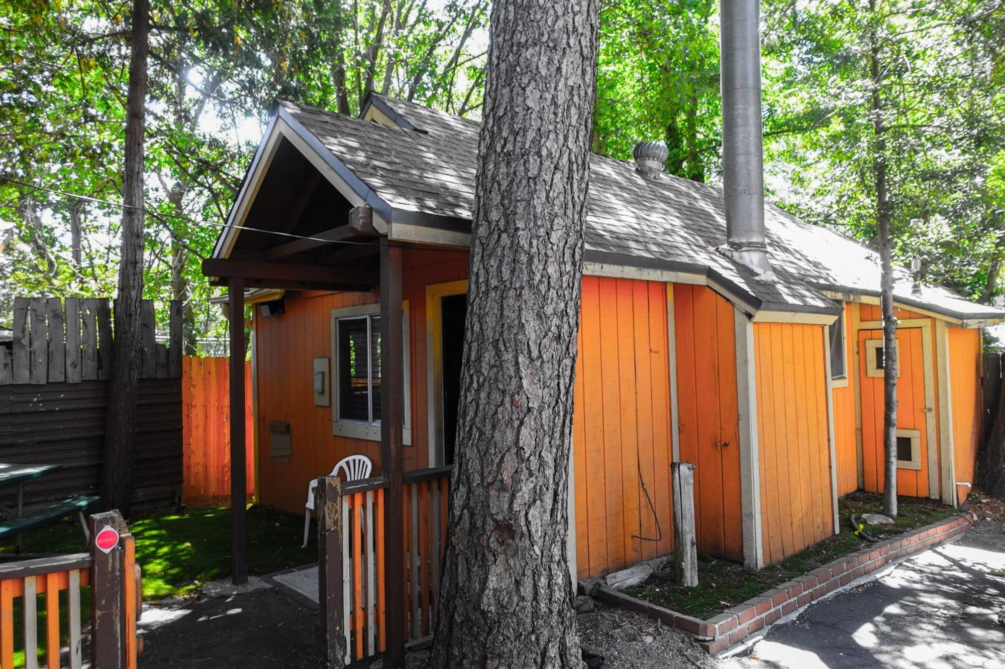 Sleepy Hollow Cabins And Hotel Crestline Bagian luar foto